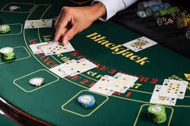 Kartu fitur Ganesha Gold bercahaya futuristik